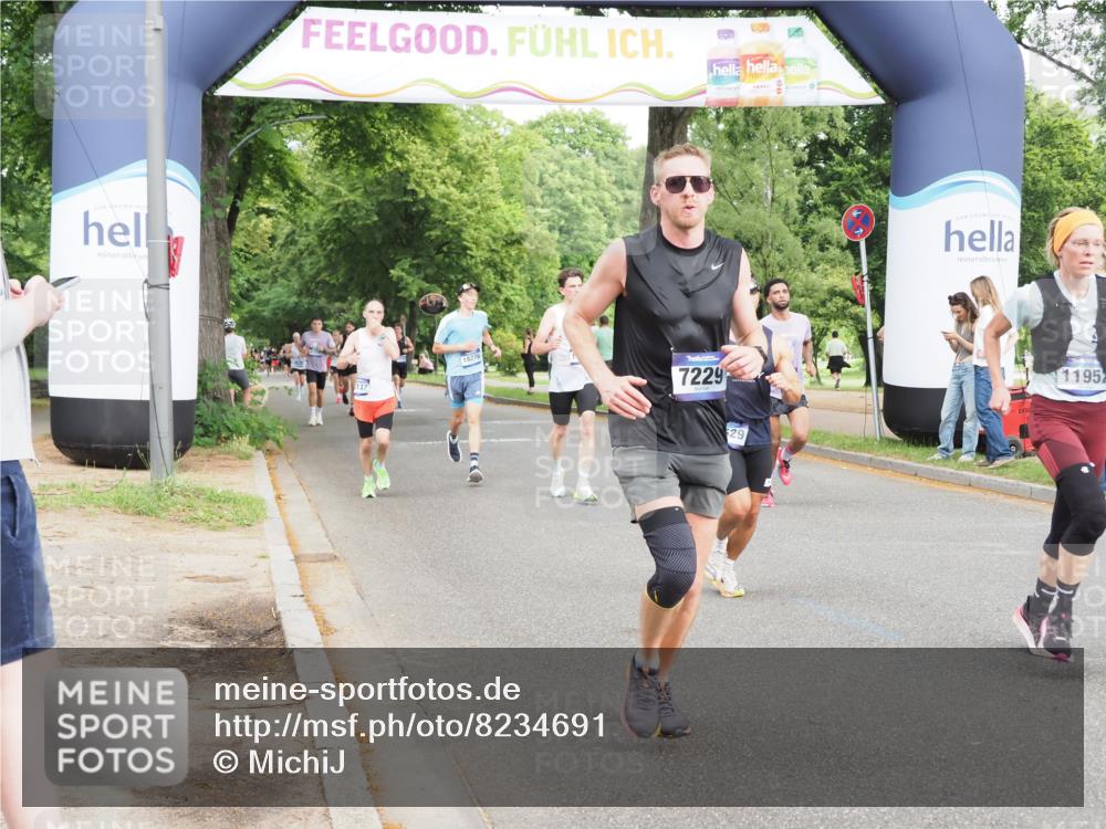 29.06.2025 - hella hamburg halbmarathon MichiJ http://msf.ph/oto/8234691 29.06.2025 10:26:56 Zwischen KM18-KM19 1042, 2262, 2296, 4148, 5248, 6684, 7229, 11952, 14274, 14992, 15888, 17722, 18529 meine-sportfotos.de