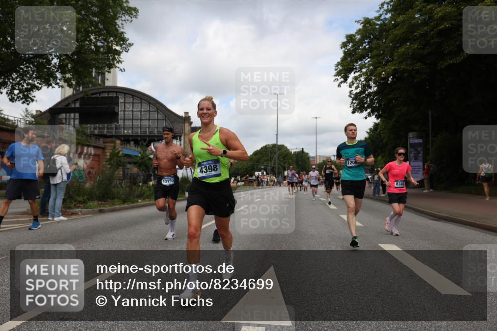 29.06.2025 - hella hamburg halbmarathon Yannick Fuchs http://msf.ph/oto/8234699 29.06.2025 10:34:26 20KM 1358, 1975, 2044, 2573, 2972, 3547, 3626, 4381, 4398, 4766, 4888, 5752, 6149, 7495, 7622, 8319, 8346, 8574, 8933, 9116, 9540, 11284, 11714, 11806, 12046, 12091, 12372, 13190, 14077, 14699, 15421, 15435, 15828, 17425, 17792, 17916, 17973, 18013, 18154, 18803 meine-sportfotos.de