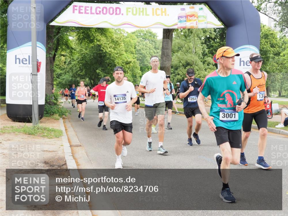 29.06.2025 - hella hamburg halbmarathon MichiJ http://msf.ph/oto/8234706 29.06.2025 10:49:54 Zwischen KM18-KM19 1254, 1334, 1573, 1722, 1881, 3001, 3921, 4370, 4665, 5384, 5734, 8822, 9718, 10214, 10705, 12004, 13528, 14135, 15252, 16808, 17757, 18717 meine-sportfotos.de