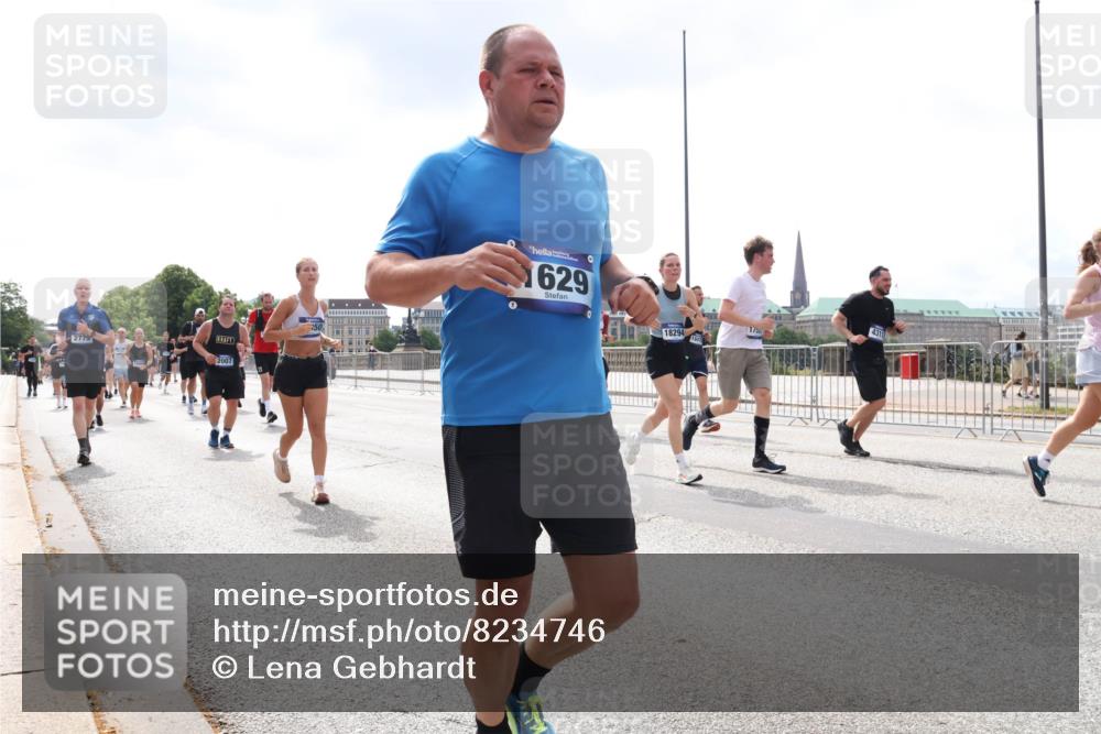 29.06.2025 - hella hamburg halbmarathon Lena Gebhardt http://msf.ph/oto/8234746 29.06.2025 10:45:10 Lombardsbrücke 1024, 1273, 1629, 1685, 1798, 1924, 2007, 2216, 2217, 2674, 2779, 3160, 3164, 3357, 3377, 3570, 3879, 3993, 4099, 4102, 4186, 4275, 4306, 4337, 4504, 4820, 4851, 5099, 5108, 5190, 5339, 5636, 5949, 6150, 6509, 6763, 6788, 6841, 6888, 6911, 6922, 6980, 7530, 7541, 7699, 7912, 8582, 8594, 8605, 8762, 8907, 9036, 9084, 9085, 9331, 9333, 9620, 10182, 10225, 10562, 10566, 10668, 10707, 11272, 11314, 12198, 12318, 12332, 12334, 12394, 13039, 13261 meine-sportfotos.de