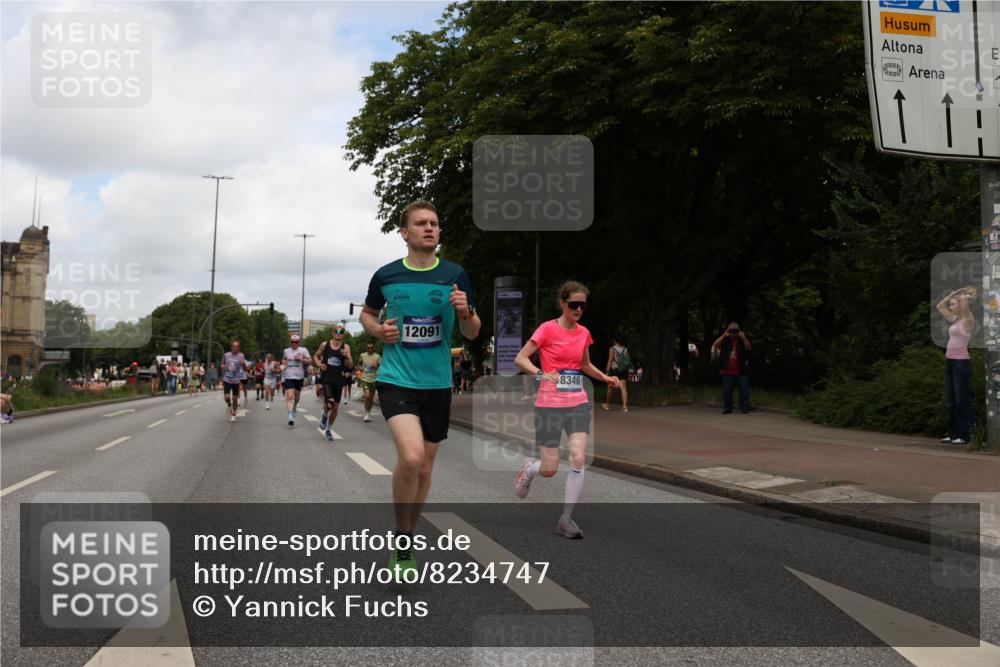 29.06.2025 - hella hamburg halbmarathon Yannick Fuchs http://msf.ph/oto/8234747 29.06.2025 10:34:27 20KM 1358, 1975, 2044, 2573, 2972, 3547, 3626, 4381, 4398, 4766, 4888, 5752, 6149, 6152, 7495, 7622, 8346, 8467, 8574, 8933, 9116, 9540, 11284, 11714, 11806, 12046, 12091, 12372, 13190, 14077, 14699, 15421, 15435, 15828, 17425, 17792, 17916, 17973, 18013, 18154 meine-sportfotos.de