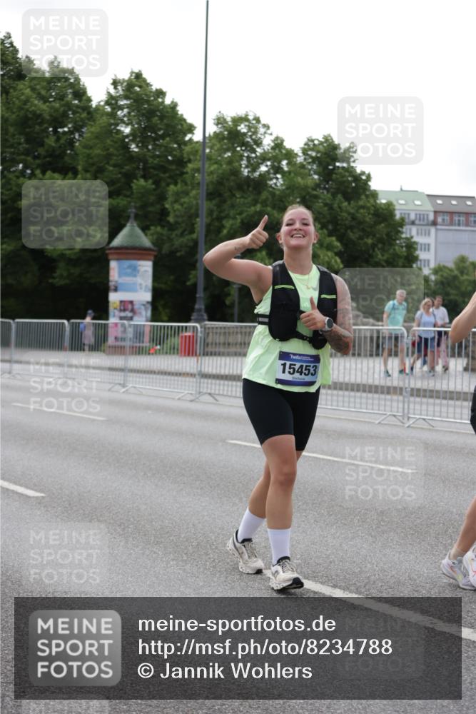 29.06.2025 - hella hamburg halbmarathon Jannik Wohlers http://msf.ph/oto/8234788 29.06.2025 10:28:33 Lombardsbrücke 1518, 1557, 1869, 3717, 4161, 4362, 4834, 4982, 5167, 5249, 5250, 7169, 10068, 12099, 12442, 14205, 15143, 15452, 15453 meine-sportfotos.de