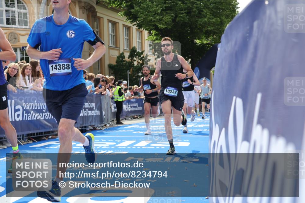 29.06.2025 - hella hamburg halbmarathon Strokosch-Dieckow http://msf.ph/oto/8234794 29.06.2025 10:34:48 Ziel 1217, 1562, 2879, 4477, 5048, 5152, 5554, 6704, 7466, 8864, 12204, 12369, 12751, 14388, 14549, 14603, 14629, 14952, 15991, 16140, 16712, 17014, 17643, 18183, 18220, 18237, 18419, 18837 meine-sportfotos.de
