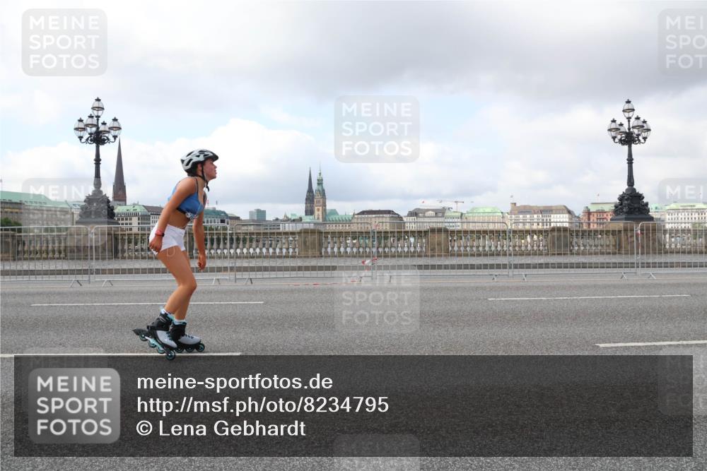 29.06.2025 - hella hamburg halbmarathon Lena Gebhardt http://msf.ph/oto/8234795 29.06.2025 09:01:54 Lombardsbrücke  meine-sportfotos.de