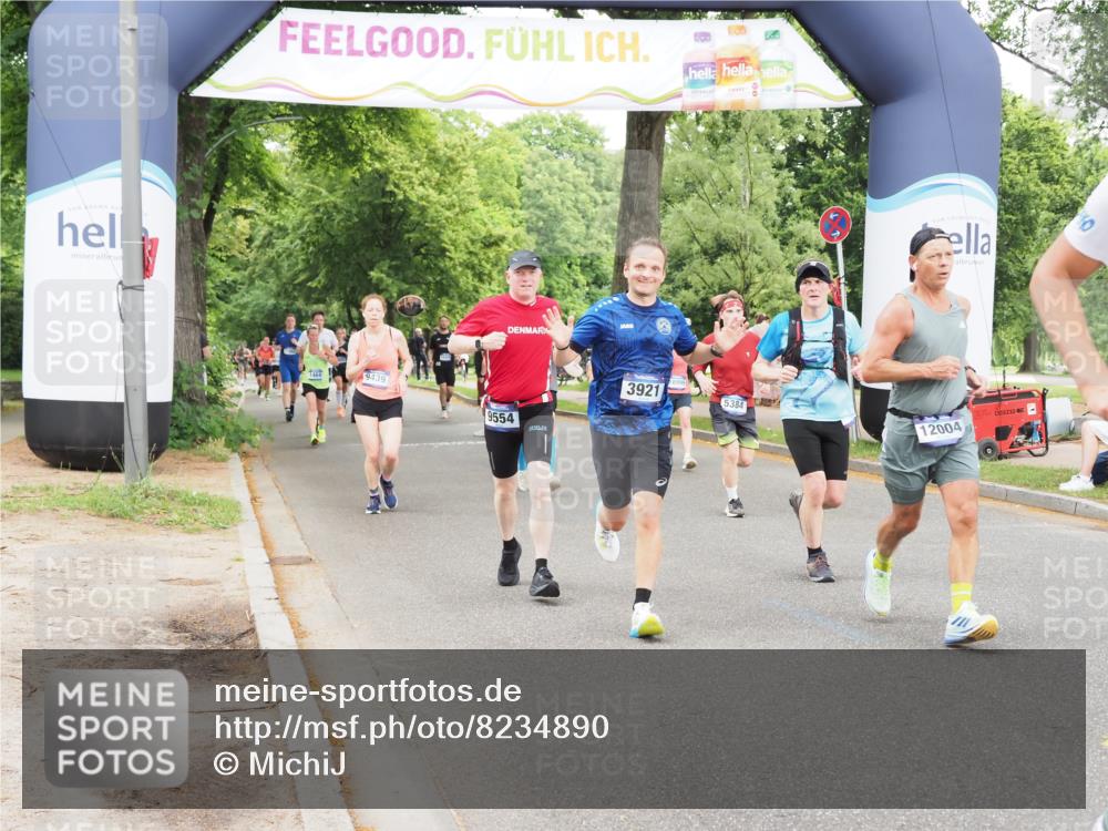 29.06.2025 - hella hamburg halbmarathon MichiJ http://msf.ph/oto/8234890 29.06.2025 10:49:56 Zwischen KM18-KM19 1254, 1334, 1573, 1881, 2683, 3001, 3921, 4538, 4665, 5384, 9439, 9554, 9718, 10705, 12004, 13503, 14135, 15252, 16808, 17757, 18717, 18999 meine-sportfotos.de