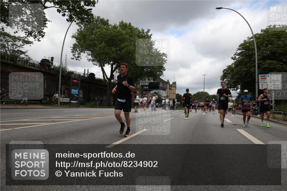 29.06.2025 - hella hamburg halbmarathon Yannick Fuchs http://msf.ph/oto/8234902 29.06.2025 10:47:03 20KM 1258, 1482, 1683, 2074, 2208, 2346, 2910, 3059, 3334, 3399, 3999, 4065, 4419, 4587, 4726, 5077, 5607, 5907, 6198, 6897, 7232, 7383, 7509, 8273, 8361, 8587, 8651, 8955, 9065, 9163, 9537, 10529, 10724, 11217, 11588, 11589, 11604, 11689, 11992, 12155, 12482, 12875, 12910, 14805, 15430, 15681, 15980, 16467, 17710, 18249, 18720, 18901, 19208, 19244 meine-sportfotos.de