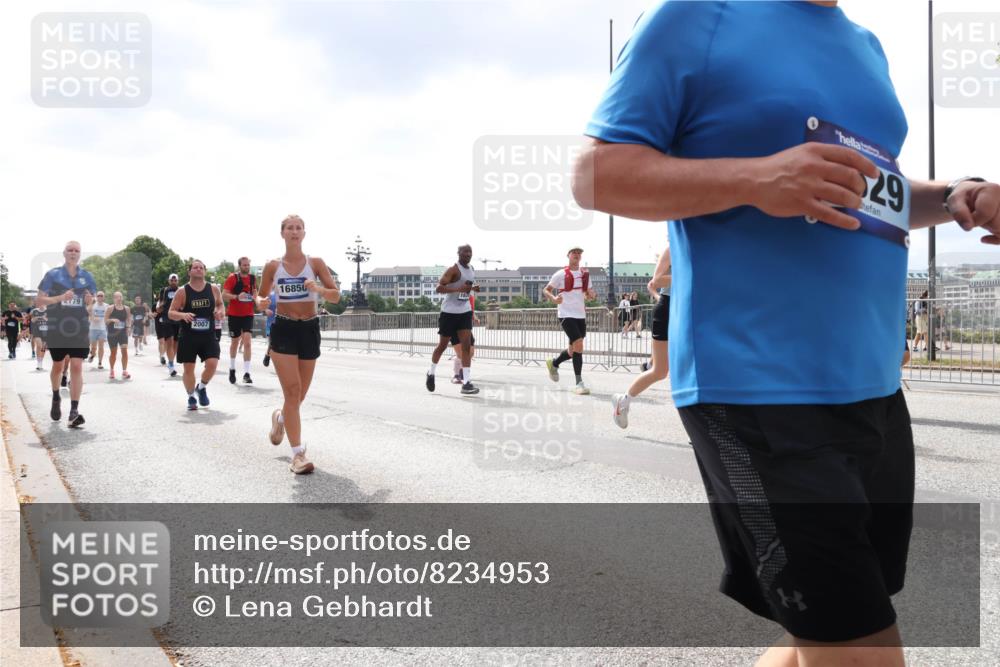 29.06.2025 - hella hamburg halbmarathon Lena Gebhardt http://msf.ph/oto/8234953 29.06.2025 10:45:10 Lombardsbrücke 1024, 1273, 1629, 1685, 1798, 1924, 2007, 2216, 2217, 2674, 2779, 3160, 3164, 3357, 3377, 3570, 3879, 3993, 4099, 4102, 4186, 4275, 4306, 4337, 4504, 4820, 4851, 5099, 5108, 5190, 5339, 5636, 5949, 6150, 6509, 6763, 6788, 6841, 6888, 6911, 6922, 6980, 7530, 7541, 7699, 7912, 8582, 8594, 8605, 8762, 8907, 9036, 9084, 9085, 9331, 9333, 9620, 10182, 10225, 10562, 10566, 10668, 10707, 11272, 11314, 12198, 12318, 12332, 12334, 12394, 13039, 13261 meine-sportfotos.de