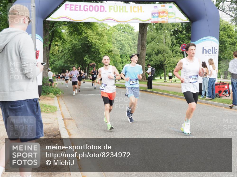 29.06.2025 - hella hamburg halbmarathon MichiJ http://msf.ph/oto/8234972 29.06.2025 10:26:58 Zwischen KM18-KM19 1042, 2262, 2296, 4148, 5248, 6684, 7229, 11952, 12137, 14274, 14992, 15888, 17722, 18276, 18529 meine-sportfotos.de