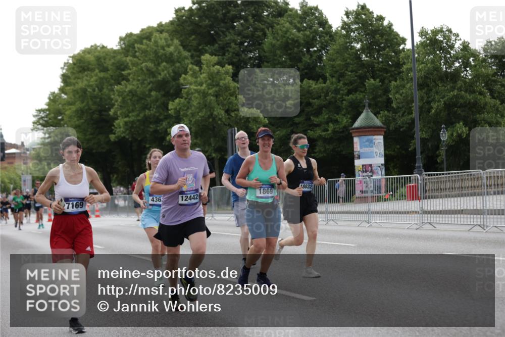 29.06.2025 - hella hamburg halbmarathon Jannik Wohlers http://msf.ph/oto/8235009 29.06.2025 10:28:35 Lombardsbrücke 1518, 1557, 1869, 3717, 4161, 4362, 4834, 4982, 5167, 5249, 7169, 12099, 12442, 14205, 15143, 15452, 15453 meine-sportfotos.de