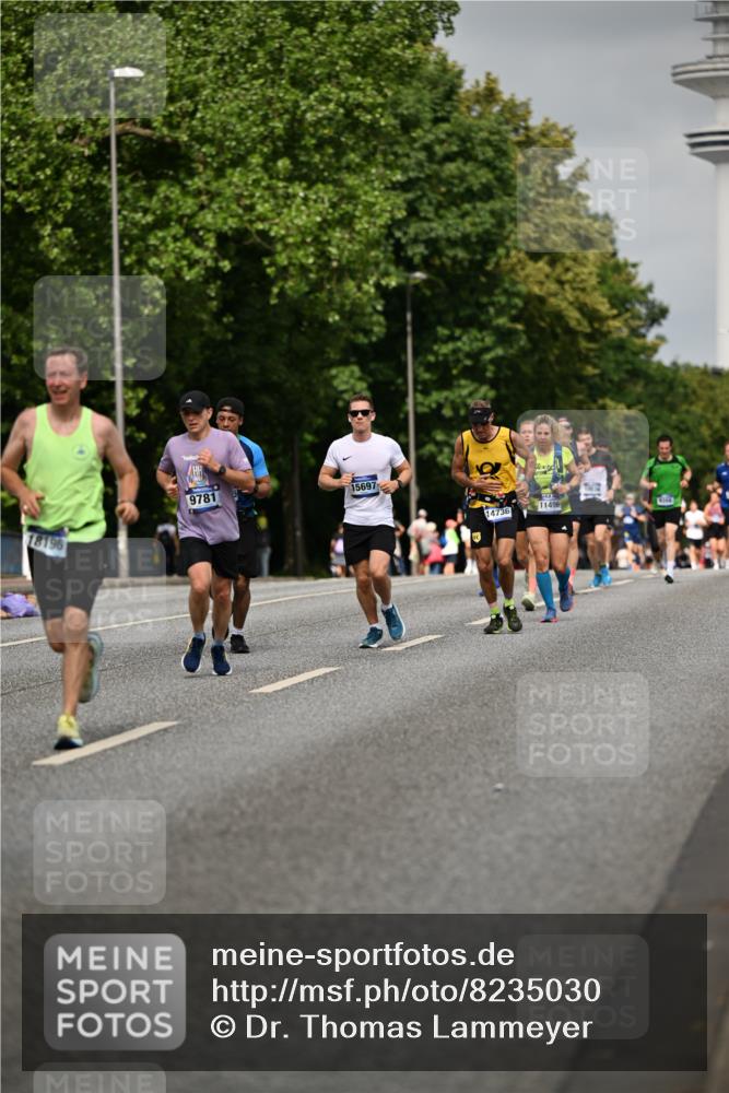29.06.2025 - hella hamburg halbmarathon Dr. Thomas Lammeyer http://msf.ph/oto/8235030 29.06.2025 10:13:39 Kennedybrücke 1838, 3921, 5511, 7187, 7333, 7636, 9366, 9434, 9674, 9781, 10036, 10819, 10943, 11067 meine-sportfotos.de