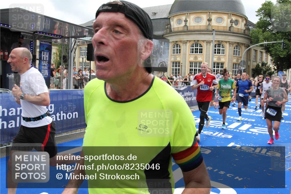 29.06.2025 - hella hamburg halbmarathon Michael Strokosch http://msf.ph/oto/8235046 29.06.2025 10:47:39 Ziel 1070, 1320, 1696, 2284, 5889, 6009, 7962, 8023, 8234, 8927, 10969, 12870, 13223, 13303, 14618, 14619, 15451, 15479, 18104, 18970, 19181 meine-sportfotos.de
