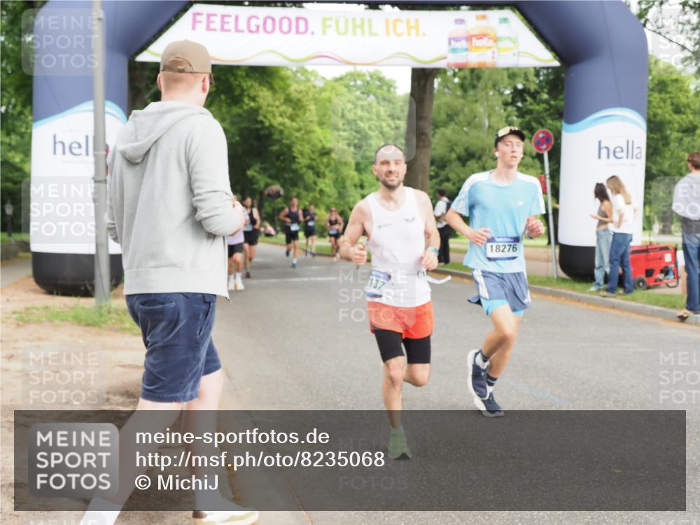 29.06.2025 - hella hamburg halbmarathon MichiJ http://msf.ph/oto/8235068 29.06.2025 10:26:59 Zwischen KM18-KM19 1042, 2262, 5248, 6684, 7229, 11952, 12137, 14274, 14992, 15888, 17722, 18276, 18529 meine-sportfotos.de