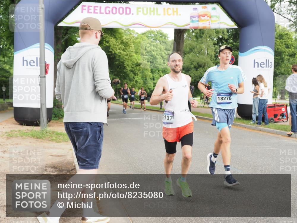 29.06.2025 - hella hamburg halbmarathon MichiJ http://msf.ph/oto/8235080 29.06.2025 10:26:59 Zwischen KM18-KM19 1042, 2262, 5248, 6684, 7229, 11952, 12137, 14274, 14992, 15888, 17722, 18276, 18529 meine-sportfotos.de