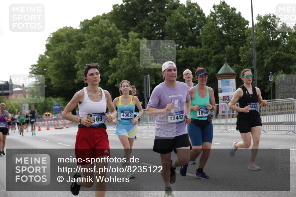 29.06.2025 - hella hamburg halbmarathon Jannik Wohlers http://msf.ph/oto/8235122 29.06.2025 10:28:35 Lombardsbrücke 1518, 1557, 1869, 3717, 4161, 4362, 4834, 4982, 5167, 5249, 7169, 12099, 12442, 14205, 15143, 15452, 15453 meine-sportfotos.de