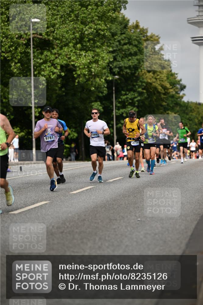 29.06.2025 - hella hamburg halbmarathon Dr. Thomas Lammeyer http://msf.ph/oto/8235126 29.06.2025 10:13:39 Kennedybrücke 1838, 3921, 5511, 7187, 7333, 7636, 9366, 9434, 9674, 9781, 10036, 10819, 10943, 11067 meine-sportfotos.de