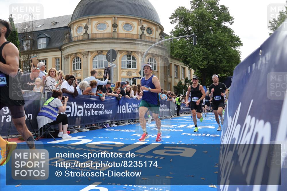 29.06.2025 - hella hamburg halbmarathon Strokosch-Dieckow http://msf.ph/oto/8235174 29.06.2025 10:34:54 Ziel 2879, 4477, 6704, 7466, 8864, 12044, 12204, 12751, 14629, 14952, 15391, 15902, 15991, 16140, 16177, 16712, 17643, 18183, 18220, 18419, 18837 meine-sportfotos.de