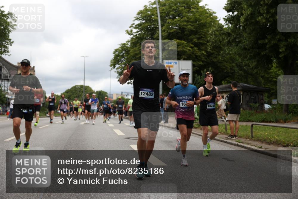 29.06.2025 - hella hamburg halbmarathon Yannick Fuchs http://msf.ph/oto/8235186 29.06.2025 10:47:05 20KM 1258, 1482, 1499, 1683, 1783, 2074, 2099, 2208, 2346, 2910, 3059, 3334, 3399, 3999, 4065, 4419, 4587, 4635, 4726, 5077, 5607, 5907, 6198, 6628, 6897, 7232, 7383, 7509, 8273, 8361, 8587, 8651, 8955, 9065, 9163, 9537, 10724, 11217, 11588, 11589, 11604, 11689, 11992, 12155, 12482, 12875, 12910, 14323, 14805, 15179, 15430, 15681, 15980, 16467, 16986, 17710, 18249, 18720, 18901, 19208, 19244 meine-sportfotos.de