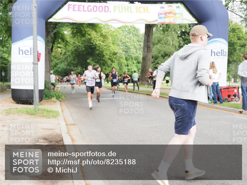 29.06.2025 - hella hamburg halbmarathon MichiJ http://msf.ph/oto/8235188 29.06.2025 10:27:00 Zwischen KM18-KM19 1042, 2262, 5248, 6684, 7229, 11952, 12137, 14274, 14992, 15888, 17722, 18276, 18529 meine-sportfotos.de
