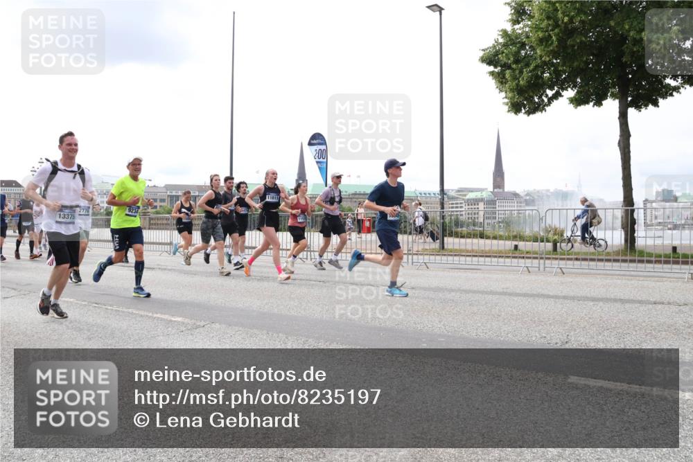 29.06.2025 - hella hamburg halbmarathon Lena Gebhardt http://msf.ph/oto/8235197 29.06.2025 10:33:39 Lombardsbrücke 1189, 1275, 1417, 1764, 1896, 1995, 2038, 2054, 2085, 2342, 2482, 2776, 2838, 3170, 3264, 3340, 3341, 3345, 3560, 3812, 4164, 4361, 4433, 4445, 4449, 4479, 4696, 4942, 5075, 5096, 5141, 5557, 5566, 5569, 5691, 5821, 5822, 5887, 6109, 6364, 6515, 6516, 6773, 6854, 6956, 6999, 7027, 7565, 7653, 7705, 8021, 8157, 8202, 8282, 8375, 8377, 8383, 8401, 8595, 8891, 9094, 9234, 9258, 9289, 9438, 9591, 9592, 9750, 9780, 9799, 9875, 9995, 10007, 10071, 10561, 11713, 11811, 11826 meine-sportfotos.de