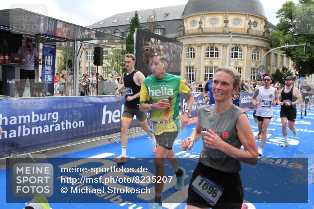 29.06.2025 - hella hamburg halbmarathon Michael Strokosch http://msf.ph/oto/8235207 29.06.2025 10:47:41 Ziel 1070, 1320, 1696, 2284, 2708, 5889, 6009, 7962, 8023, 8927, 10969, 10988, 11283, 13948, 14618, 14619, 15451, 15478, 16205, 18104, 18970, 19181 meine-sportfotos.de