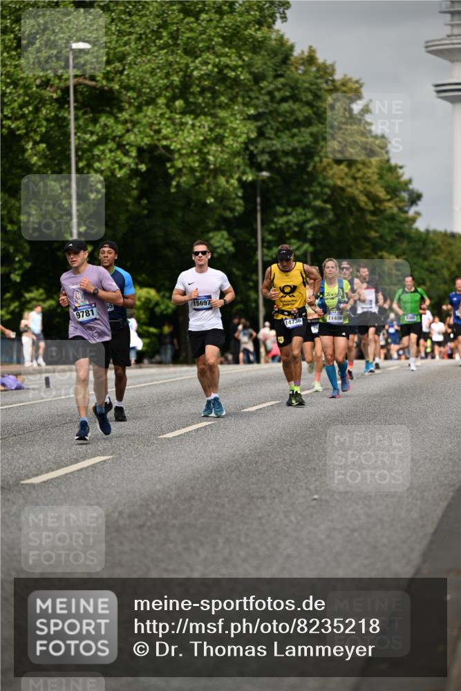 29.06.2025 - hella hamburg halbmarathon Dr. Thomas Lammeyer http://msf.ph/oto/8235218 29.06.2025 10:13:40 Kennedybrücke 1838, 3921, 5511, 7187, 7333, 7636, 8219, 9366, 9434, 9674, 9781, 10036, 10819, 10943, 11067 meine-sportfotos.de