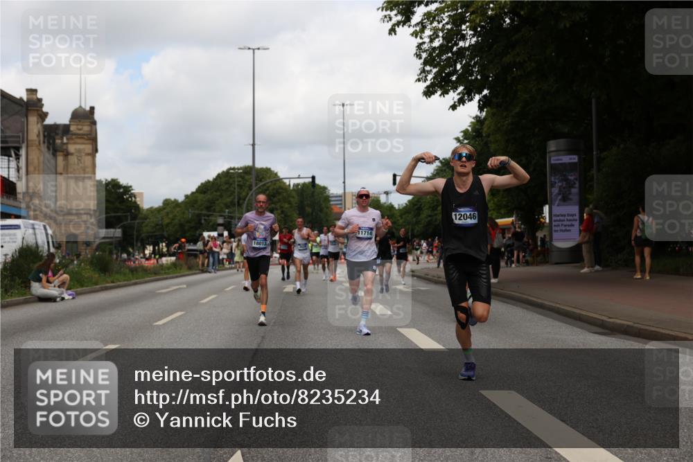 29.06.2025 - hella hamburg halbmarathon Yannick Fuchs http://msf.ph/oto/8235234 29.06.2025 10:34:29 20KM 1358, 1975, 2573, 2972, 3547, 3626, 4381, 4398, 4766, 4888, 5752, 6149, 6152, 7495, 7622, 8346, 8467, 8574, 8933, 9116, 9540, 11284, 11714, 11806, 12046, 12091, 12372, 13190, 14077, 14699, 15421, 15435, 15813, 15828, 16580, 17425, 17792, 17916, 17973, 18013, 18154 meine-sportfotos.de