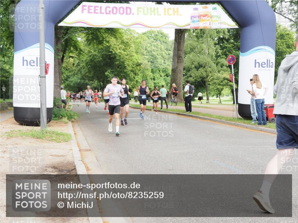 29.06.2025 - hella hamburg halbmarathon MichiJ http://msf.ph/oto/8235259 29.06.2025 10:27:00 Zwischen KM18-KM19 1042, 2262, 5248, 6684, 7229, 11952, 12137, 14274, 14992, 15888, 17722, 18276, 18529 meine-sportfotos.de