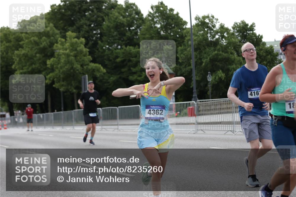 29.06.2025 - hella hamburg halbmarathon Jannik Wohlers http://msf.ph/oto/8235260 29.06.2025 10:28:37 Lombardsbrücke 1518, 1869, 2688, 3717, 4161, 4362, 4834, 4982, 5167, 6345, 7169, 8048, 12099, 12404, 12442, 14205, 15143, 15452, 15453, 15952, 15955 meine-sportfotos.de