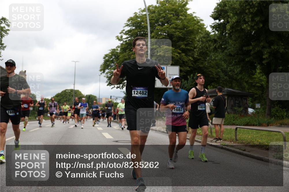 29.06.2025 - hella hamburg halbmarathon Yannick Fuchs http://msf.ph/oto/8235262 29.06.2025 10:47:05 20KM 1258, 1482, 1499, 1683, 1783, 2074, 2099, 2208, 2346, 2910, 3059, 3334, 3399, 3999, 4065, 4419, 4587, 4635, 4726, 5077, 5607, 5907, 6198, 6628, 6897, 7232, 7383, 7509, 8273, 8361, 8587, 8651, 8955, 9065, 9163, 9537, 10724, 11217, 11588, 11589, 11604, 11689, 11992, 12155, 12482, 12875, 12910, 14323, 14805, 15179, 15430, 15681, 15980, 16467, 16986, 17710, 18249, 18720, 18901, 19208, 19244 meine-sportfotos.de