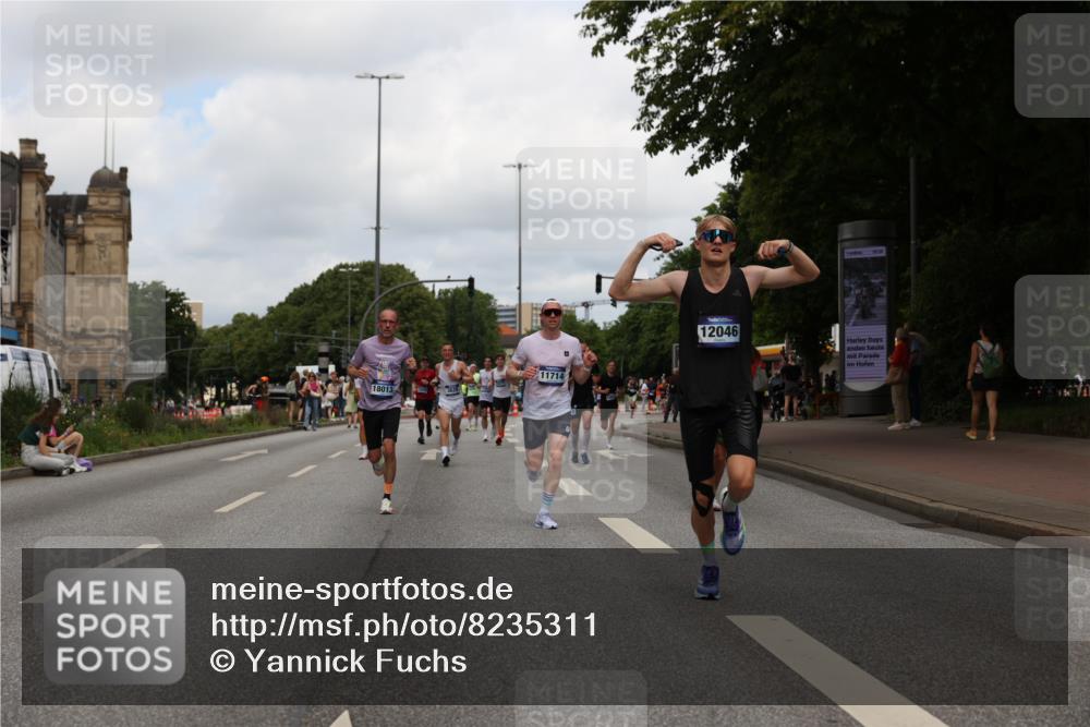 29.06.2025 - hella hamburg halbmarathon Yannick Fuchs http://msf.ph/oto/8235311 29.06.2025 10:34:29 20KM 1358, 1975, 2573, 2972, 3547, 3626, 4381, 4398, 4766, 4888, 5752, 6149, 6152, 7495, 7622, 8346, 8467, 8574, 8933, 9116, 9540, 11284, 11714, 11806, 12046, 12091, 12372, 13190, 14077, 14699, 15421, 15435, 15813, 15828, 16580, 17425, 17792, 17916, 17973, 18013, 18154 meine-sportfotos.de