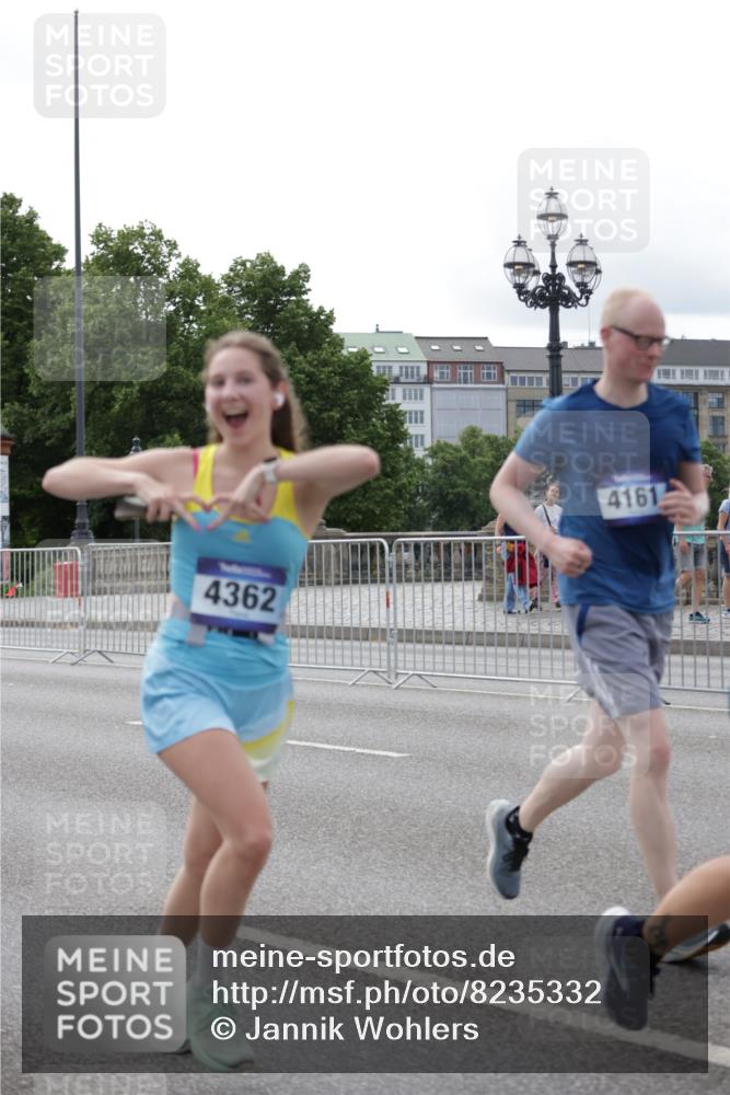 29.06.2025 - hella hamburg halbmarathon Jannik Wohlers http://msf.ph/oto/8235332 29.06.2025 10:28:37 Lombardsbrücke 1518, 1869, 2688, 3717, 4161, 4362, 4834, 4982, 5167, 6345, 7169, 8048, 12099, 12404, 12442, 14205, 15143, 15452, 15453, 15952, 15955 meine-sportfotos.de
