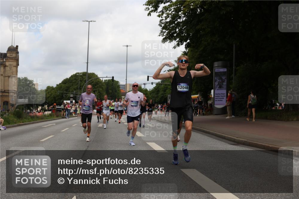 29.06.2025 - hella hamburg halbmarathon Yannick Fuchs http://msf.ph/oto/8235335 29.06.2025 10:34:29 20KM 1358, 1975, 2573, 2972, 3547, 3626, 4381, 4398, 4766, 4888, 5752, 6149, 6152, 7495, 7622, 8346, 8467, 8574, 8933, 9116, 9540, 11284, 11714, 11806, 12046, 12091, 12372, 13190, 14077, 14699, 15421, 15435, 15813, 15828, 16580, 17425, 17792, 17916, 17973, 18013, 18154 meine-sportfotos.de
