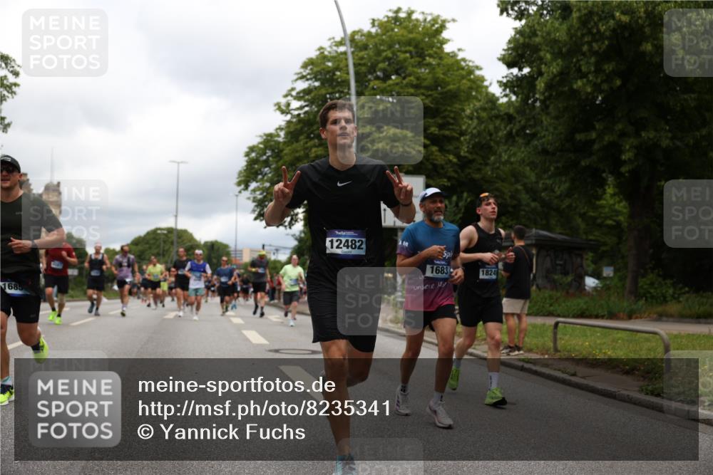 29.06.2025 - hella hamburg halbmarathon Yannick Fuchs http://msf.ph/oto/8235341 29.06.2025 10:47:05 20KM 1258, 1482, 1499, 1683, 1783, 2074, 2099, 2208, 2346, 2910, 3059, 3334, 3399, 3999, 4065, 4419, 4587, 4635, 4726, 5077, 5607, 5907, 6198, 6628, 6897, 7232, 7383, 7509, 8273, 8361, 8587, 8651, 8955, 9065, 9163, 9537, 10724, 11217, 11588, 11589, 11604, 11689, 11992, 12155, 12482, 12875, 12910, 14323, 14805, 15179, 15430, 15681, 15980, 16467, 16986, 17710, 18249, 18720, 18901, 19208, 19244 meine-sportfotos.de