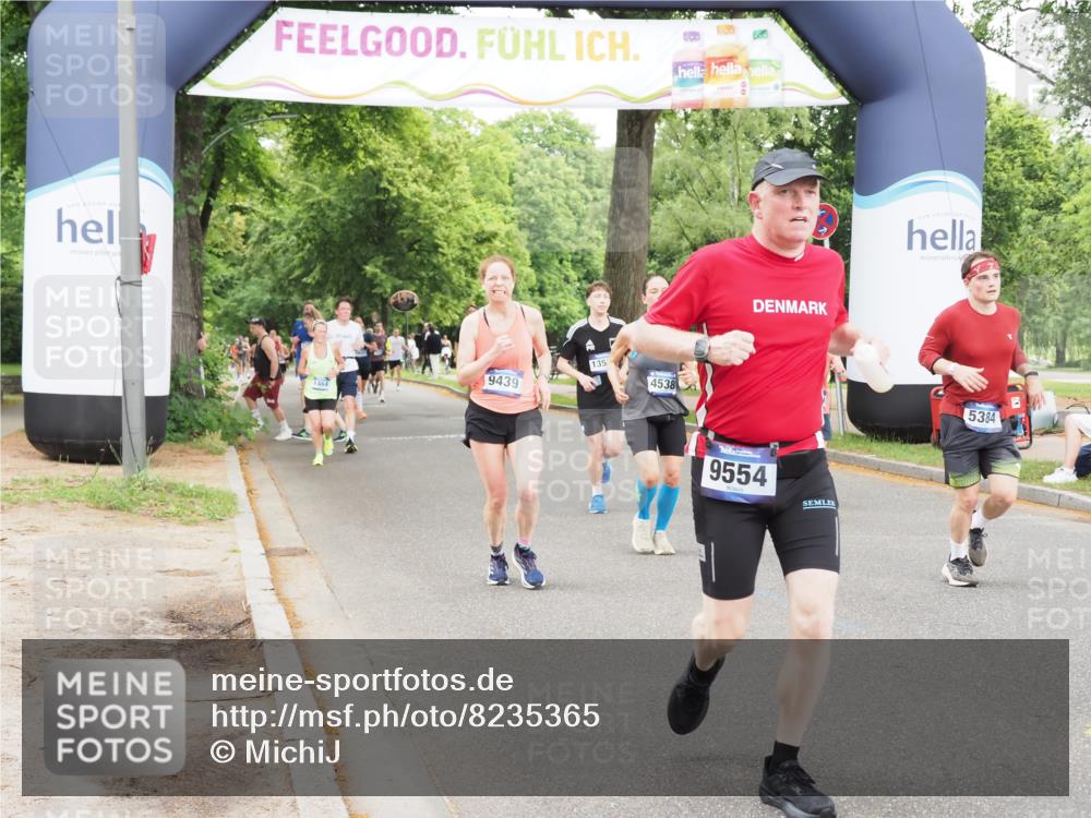 29.06.2025 - hella hamburg halbmarathon MichiJ http://msf.ph/oto/8235365 29.06.2025 10:49:57 Zwischen KM18-KM19 1254, 1334, 1464, 1573, 1881, 2683, 3001, 3921, 4538, 5384, 9439, 9554, 9718, 10705, 12004, 13503, 14135, 15252, 16808, 17757, 18999 meine-sportfotos.de