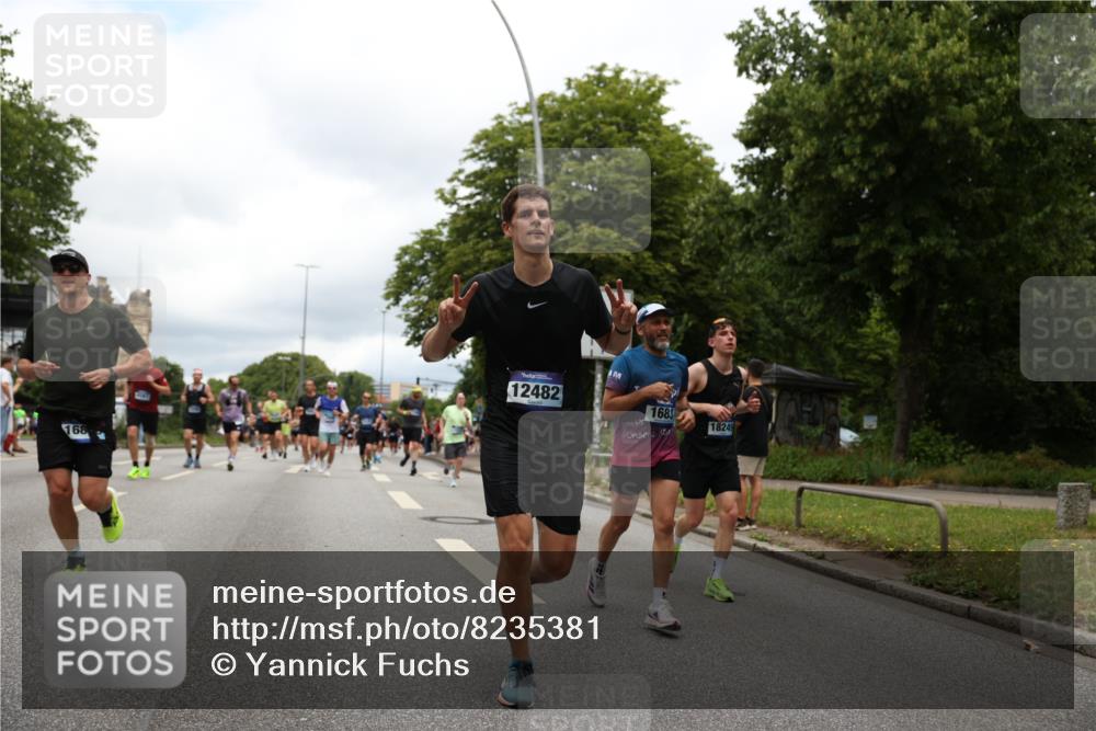 29.06.2025 - hella hamburg halbmarathon Yannick Fuchs http://msf.ph/oto/8235381 29.06.2025 10:47:05 20KM 1258, 1482, 1499, 1683, 1783, 2074, 2099, 2208, 2346, 2910, 3059, 3334, 3399, 3999, 4065, 4419, 4587, 4635, 4726, 5077, 5607, 5907, 6198, 6628, 6897, 7232, 7383, 7509, 8273, 8361, 8587, 8651, 8955, 9065, 9163, 9537, 10724, 11217, 11588, 11589, 11604, 11689, 11992, 12155, 12482, 12875, 12910, 14323, 14805, 15179, 15430, 15681, 15980, 16467, 16986, 17710, 18249, 18720, 18901, 19208, 19244 meine-sportfotos.de