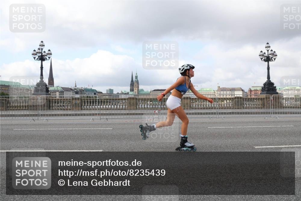 29.06.2025 - hella hamburg halbmarathon Lena Gebhardt http://msf.ph/oto/8235439 29.06.2025 09:01:55 Lombardsbrücke  meine-sportfotos.de