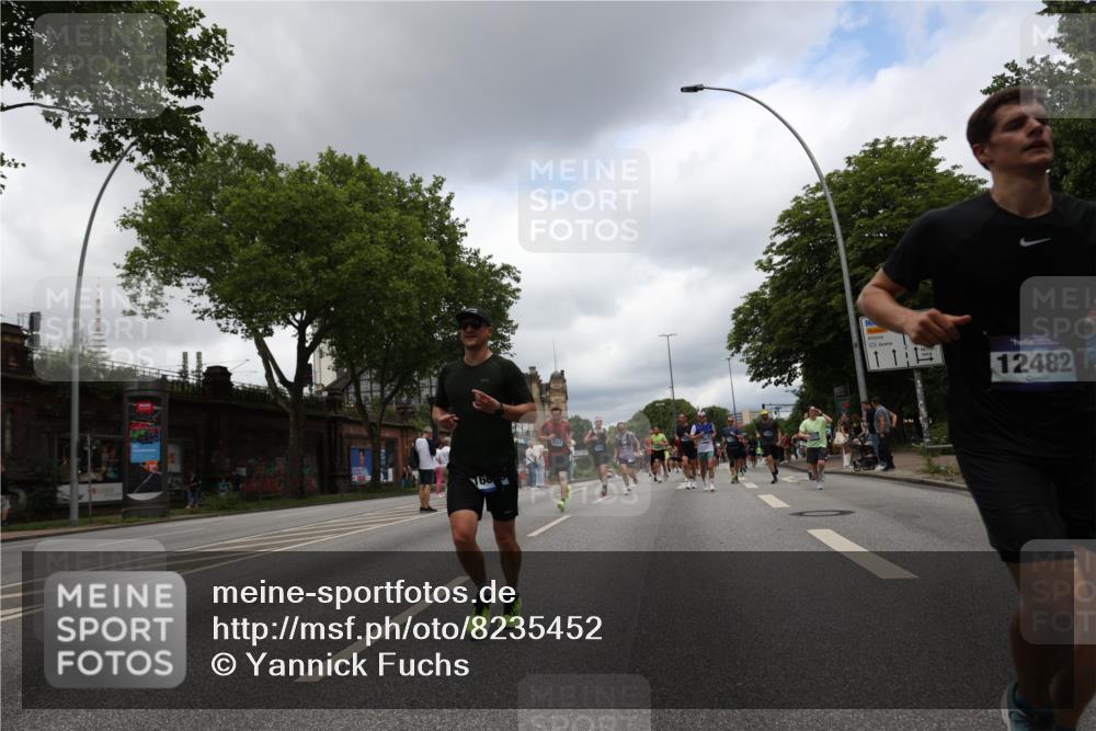29.06.2025 - hella hamburg halbmarathon Yannick Fuchs http://msf.ph/oto/8235452 29.06.2025 10:47:05 20KM 1258, 1482, 1499, 1683, 1783, 2074, 2099, 2208, 2346, 2910, 3059, 3334, 3399, 3999, 4065, 4419, 4587, 4635, 4726, 5077, 5607, 5907, 6198, 6628, 6897, 7232, 7383, 7509, 8273, 8361, 8587, 8651, 8955, 9065, 9163, 9537, 10724, 11217, 11588, 11589, 11604, 11689, 11992, 12155, 12482, 12875, 12910, 14323, 14805, 15179, 15430, 15681, 15980, 16467, 16986, 17710, 18249, 18720, 18901, 19208, 19244 meine-sportfotos.de