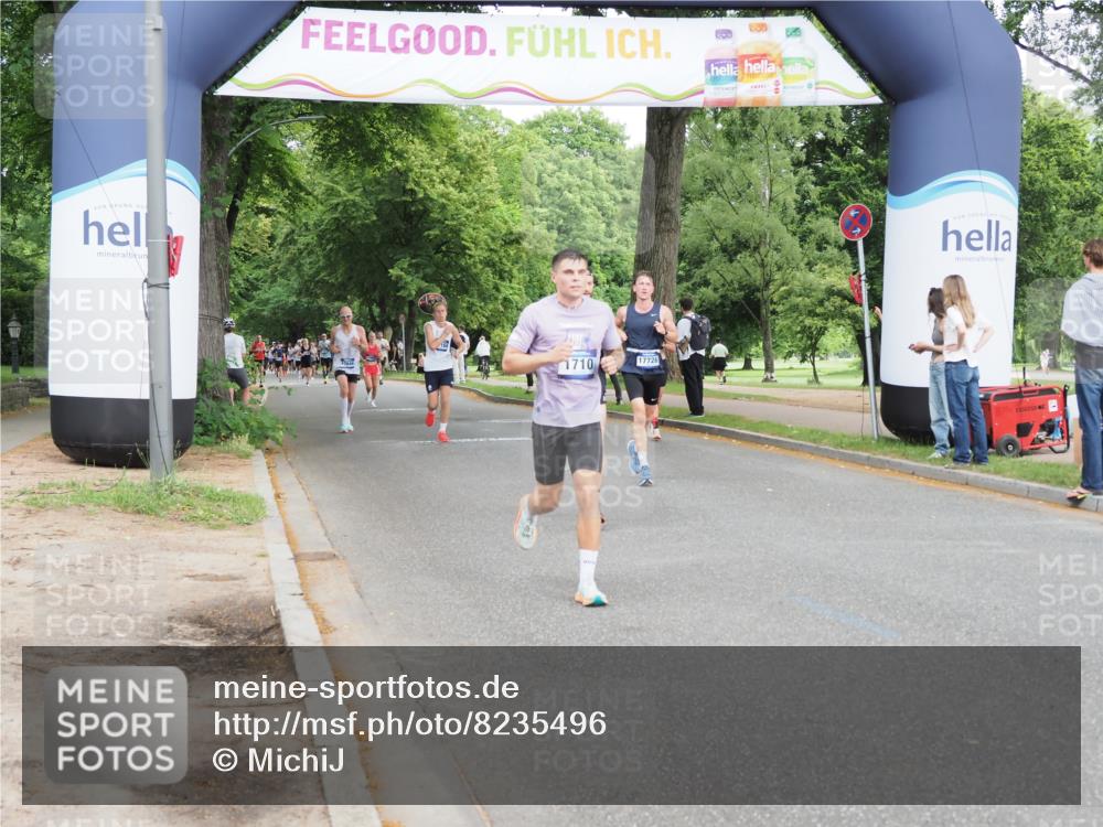 29.06.2025 - hella hamburg halbmarathon MichiJ http://msf.ph/oto/8235496 29.06.2025 10:27:02 Zwischen KM18-KM19 1710, 6684, 7229, 11952, 12137, 14688, 14992, 15888, 17726, 18276, 18529 meine-sportfotos.de