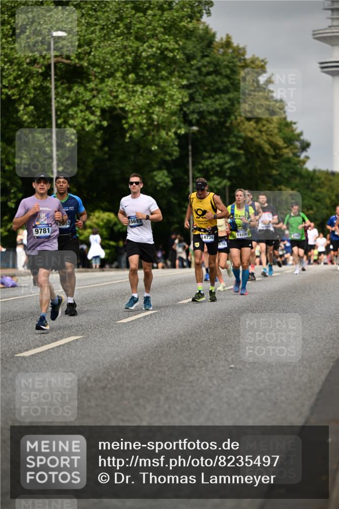 29.06.2025 - hella hamburg halbmarathon Dr. Thomas Lammeyer http://msf.ph/oto/8235497 29.06.2025 10:13:40 Kennedybrücke 1838, 3921, 5511, 7187, 7333, 7636, 8219, 9366, 9434, 9674, 9781, 10036, 10819, 10943, 11067 meine-sportfotos.de