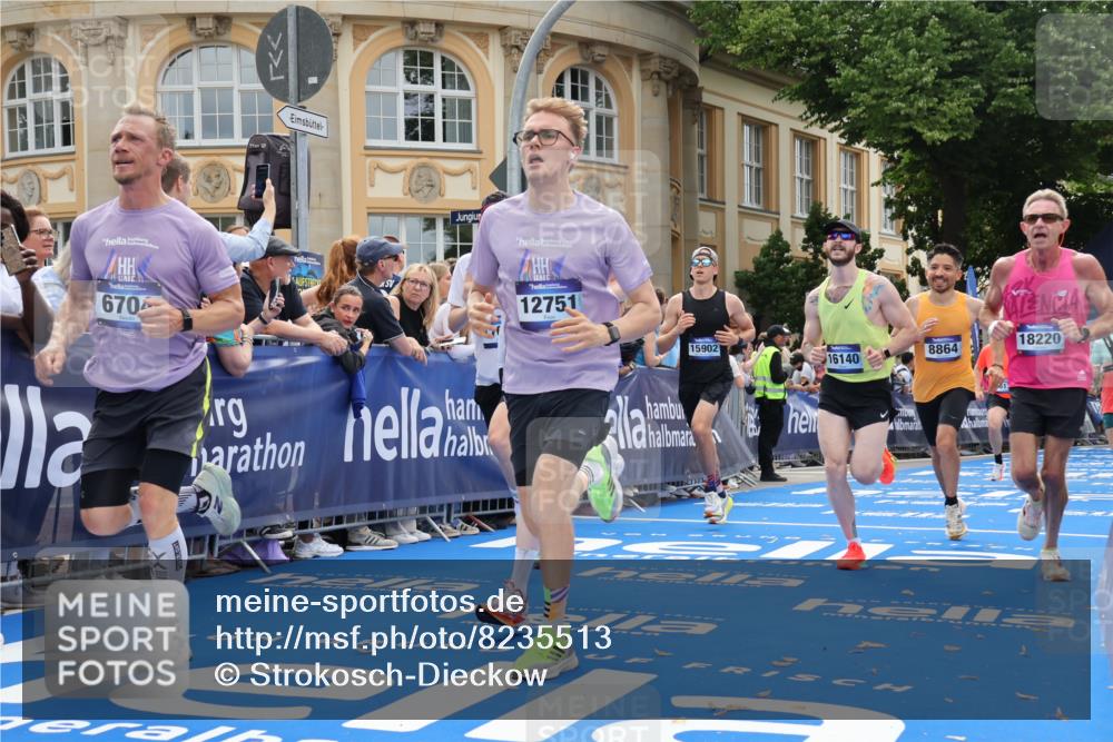 29.06.2025 - hella hamburg halbmarathon Strokosch-Dieckow http://msf.ph/oto/8235513 29.06.2025 10:34:58 Ziel 4477, 6704, 7972, 8864, 8901, 12044, 12751, 14069, 15391, 15902, 16140, 16177, 16712, 16963, 16964, 17643, 18183, 18220, 18837 meine-sportfotos.de