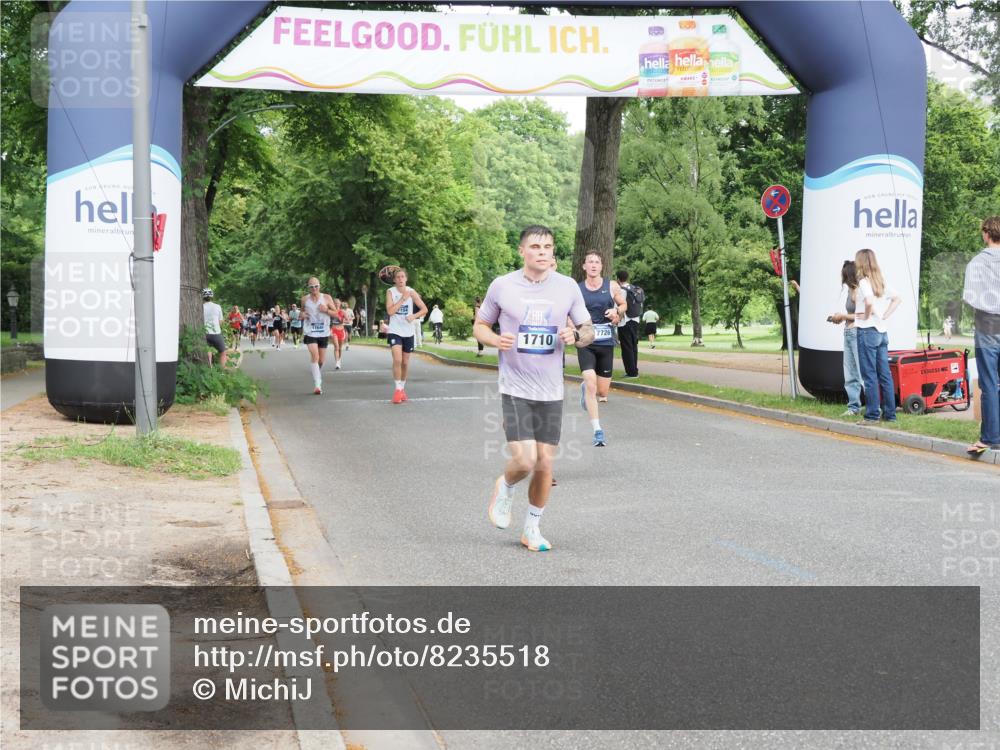 29.06.2025 - hella hamburg halbmarathon MichiJ http://msf.ph/oto/8235518 29.06.2025 10:27:02 Zwischen KM18-KM19 1710, 6684, 7229, 11952, 12137, 14688, 14992, 15888, 17726, 18276, 18529 meine-sportfotos.de