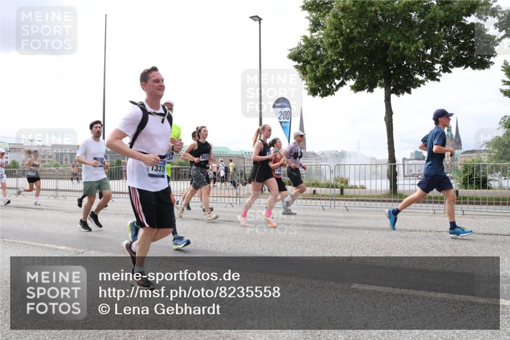 29.06.2025 - hella hamburg halbmarathon Lena Gebhardt http://msf.ph/oto/8235558 29.06.2025 10:33:40 Lombardsbrücke 1189, 1275, 1417, 1764, 1896, 1995, 2038, 2054, 2085, 2342, 2482, 2776, 2838, 3170, 3264, 3340, 3341, 3345, 3560, 3812, 4164, 4361, 4433, 4445, 4449, 4479, 4696, 4942, 5075, 5096, 5141, 5557, 5566, 5569, 5691, 5821, 5822, 5887, 6109, 6364, 6515, 6516, 6773, 6854, 6956, 6999, 7027, 7565, 7653, 7705, 8021, 8157, 8202, 8282, 8375, 8377, 8383, 8401, 8891, 9094, 9234, 9258, 9438, 9591, 9592, 9750, 9780, 9799, 9875, 9995, 10007, 10071, 10561, 11713, 11811, 11826 meine-sportfotos.de