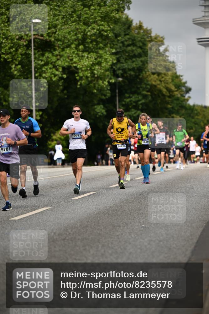 29.06.2025 - hella hamburg halbmarathon Dr. Thomas Lammeyer http://msf.ph/oto/8235578 29.06.2025 10:13:41 Kennedybrücke 1838, 3921, 5511, 7187, 7333, 7636, 8219, 9366, 9434, 9674, 9781, 10036, 10819, 10943, 11067 meine-sportfotos.de