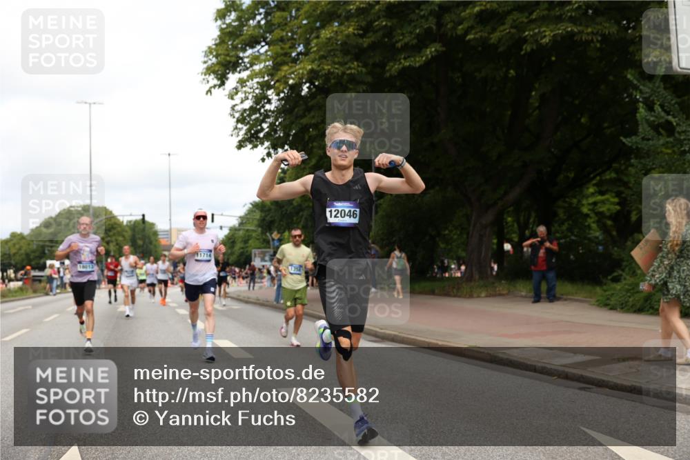 29.06.2025 - hella hamburg halbmarathon Yannick Fuchs http://msf.ph/oto/8235582 29.06.2025 10:34:29 20KM 1358, 1975, 2573, 2972, 3547, 3626, 4381, 4398, 4766, 4888, 5752, 6149, 6152, 7495, 7622, 8346, 8467, 8574, 8933, 9116, 9540, 11284, 11714, 11806, 12046, 12091, 12372, 13190, 14077, 14699, 15421, 15435, 15813, 15828, 16580, 17425, 17792, 17916, 17973, 18013, 18154 meine-sportfotos.de