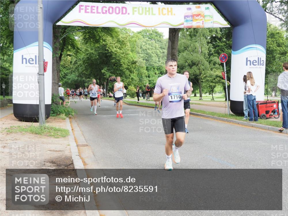 29.06.2025 - hella hamburg halbmarathon MichiJ http://msf.ph/oto/8235591 29.06.2025 10:27:02 Zwischen KM18-KM19 1710, 6684, 7229, 11952, 12137, 14688, 14992, 15888, 17726, 18276, 18529 meine-sportfotos.de