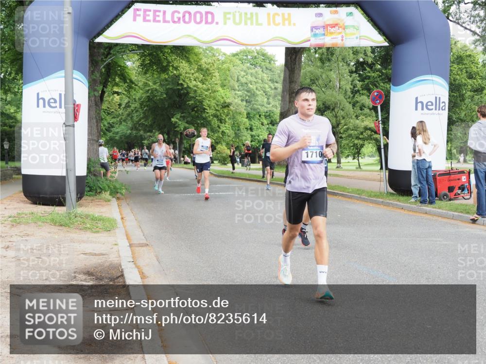 29.06.2025 - hella hamburg halbmarathon MichiJ http://msf.ph/oto/8235614 29.06.2025 10:27:02 Zwischen KM18-KM19 1710, 6684, 7229, 11952, 12137, 14688, 14992, 15888, 17726, 18276, 18529 meine-sportfotos.de