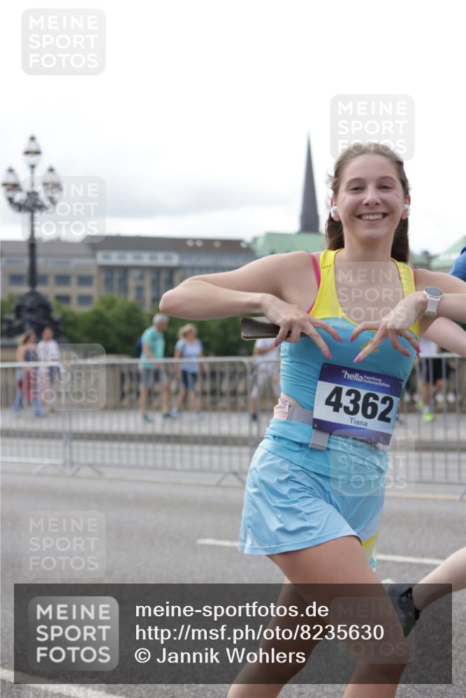 29.06.2025 - hella hamburg halbmarathon Jannik Wohlers http://msf.ph/oto/8235630 29.06.2025 10:28:38 Lombardsbrücke 1869, 2688, 3717, 4161, 4362, 4834, 4982, 5167, 6345, 7169, 8048, 12099, 12404, 12442, 14205, 15143, 15452, 15453, 15952, 15955 meine-sportfotos.de