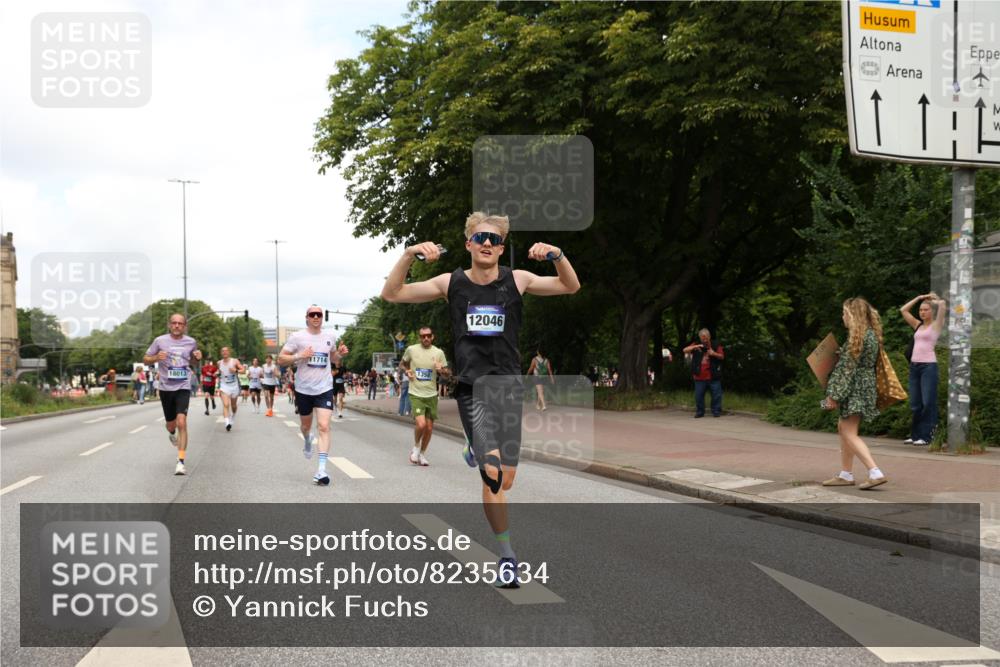 29.06.2025 - hella hamburg halbmarathon Yannick Fuchs http://msf.ph/oto/8235634 29.06.2025 10:34:29 20KM 1358, 1975, 2573, 2972, 3547, 3626, 4381, 4398, 4766, 4888, 5752, 6149, 6152, 7495, 7622, 8346, 8467, 8574, 8933, 9116, 9540, 11284, 11714, 11806, 12046, 12091, 12372, 13190, 14077, 14699, 15421, 15435, 15813, 15828, 16580, 17425, 17792, 17916, 17973, 18013, 18154 meine-sportfotos.de