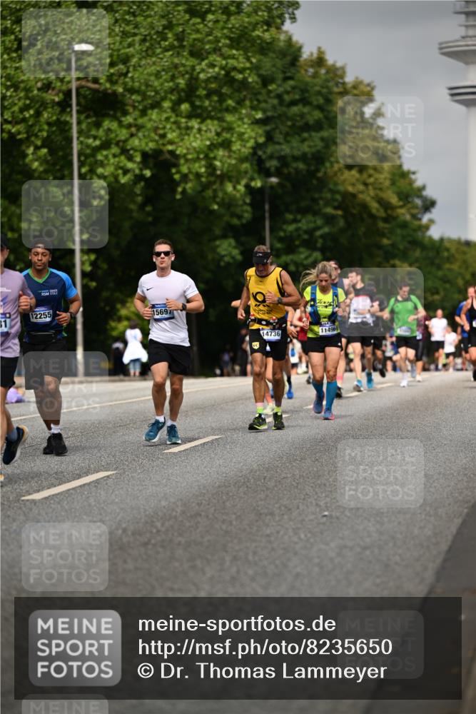 29.06.2025 - hella hamburg halbmarathon Dr. Thomas Lammeyer http://msf.ph/oto/8235650 29.06.2025 10:13:41 Kennedybrücke 1838, 3921, 5511, 7187, 7333, 7636, 8219, 9366, 9434, 9674, 9781, 10036, 10819, 10943, 11067 meine-sportfotos.de