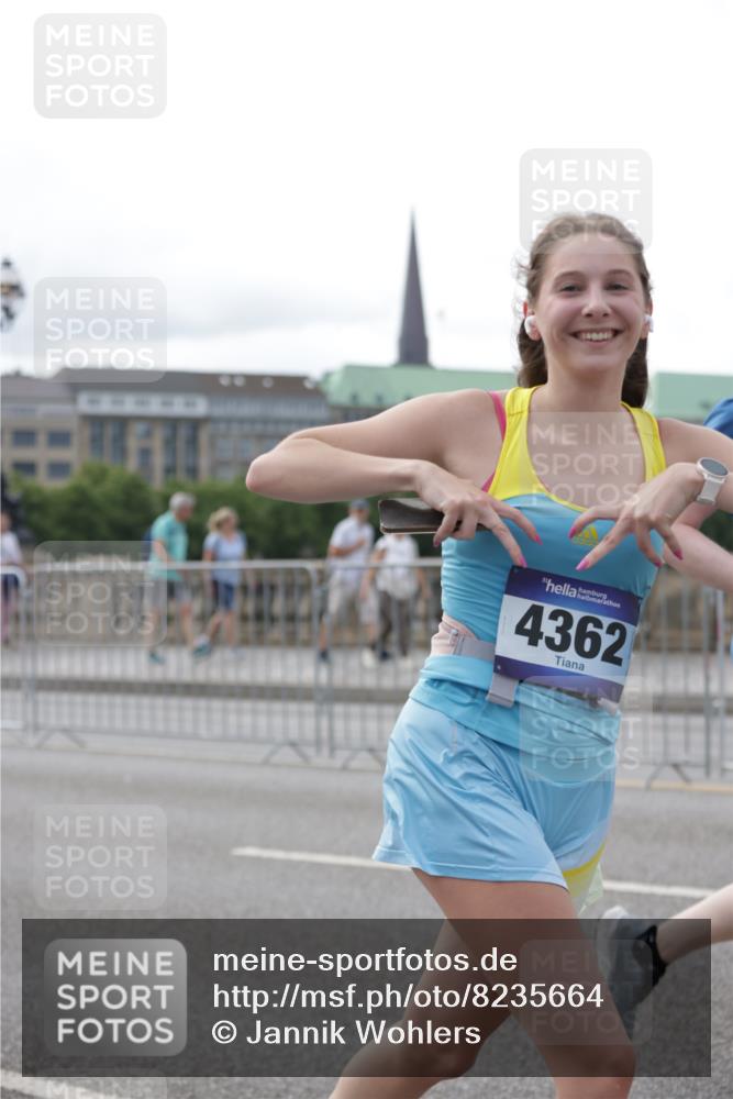 29.06.2025 - hella hamburg halbmarathon Jannik Wohlers http://msf.ph/oto/8235664 29.06.2025 10:28:38 Lombardsbrücke 1869, 2688, 3717, 4161, 4362, 4834, 4982, 5167, 6345, 7169, 8048, 12099, 12404, 12442, 14205, 15143, 15452, 15453, 15952, 15955 meine-sportfotos.de